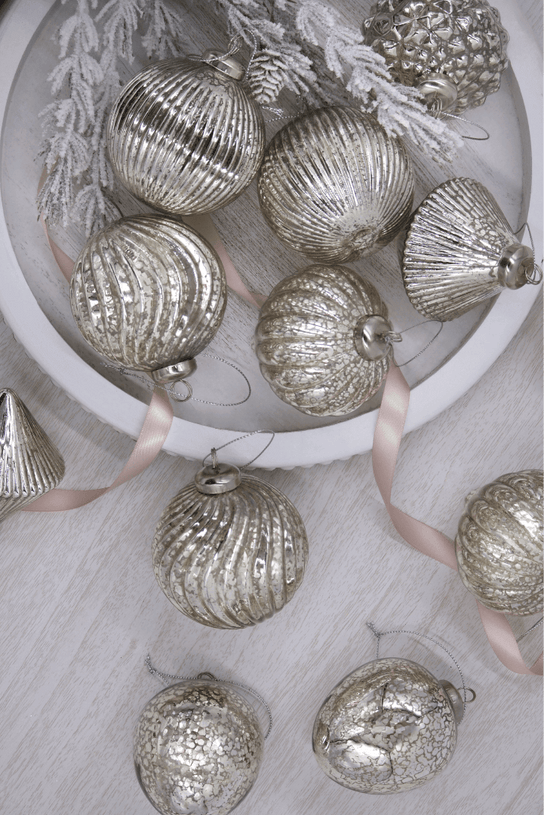 King of Chrismtas Silver Accents Glass Ornament Set (12 Pack)