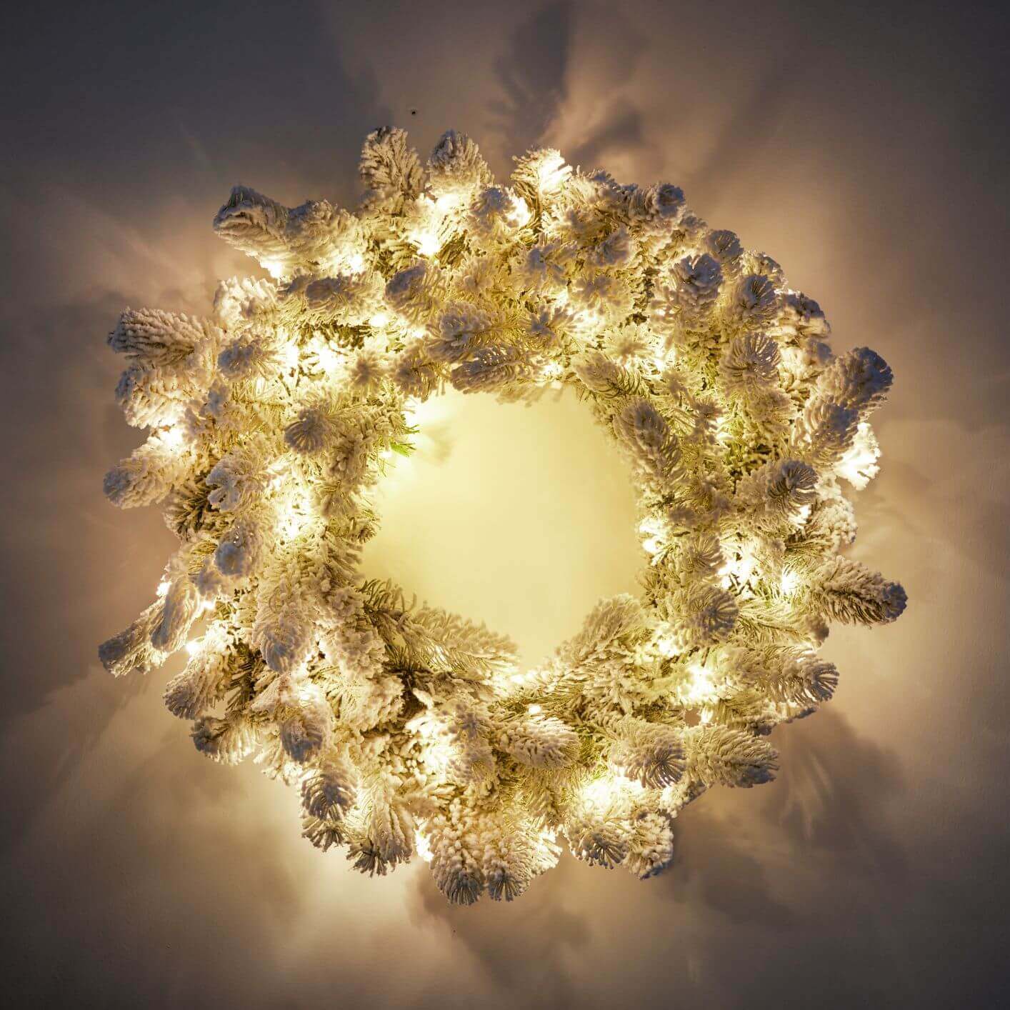 King of Christmas 24" King Flock® Wreath with Warm White LED Lights (Battery Operated)