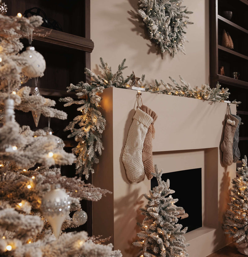 Mantel and Fireplace Christmas Decorations