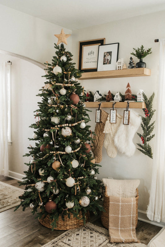 Holiday Hosting Tips: From Thanksgiving to Christmas Dinner