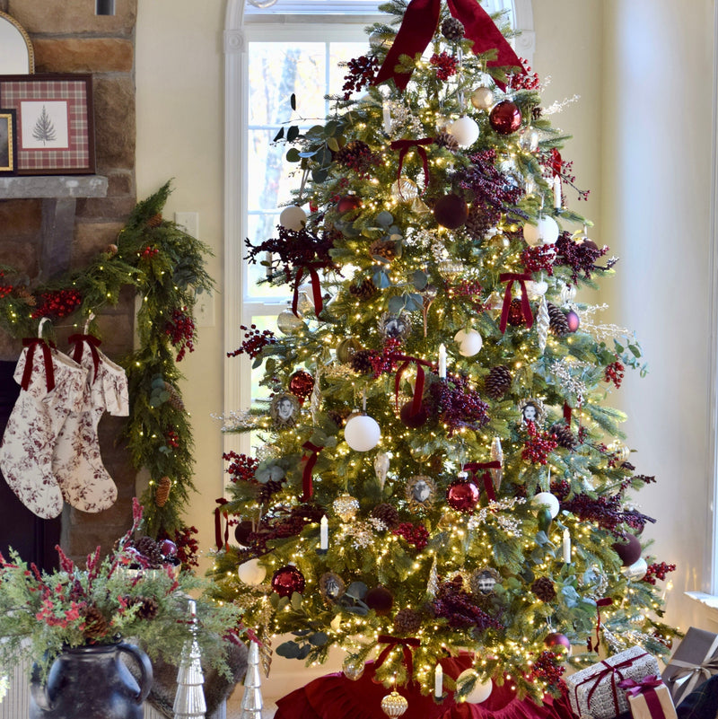 Two Distinct Artificial Christmas Trees That Defined 2025