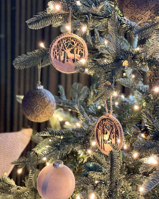 Rustic Charm: Country and Farmhouse King of Christmas Tree Decor