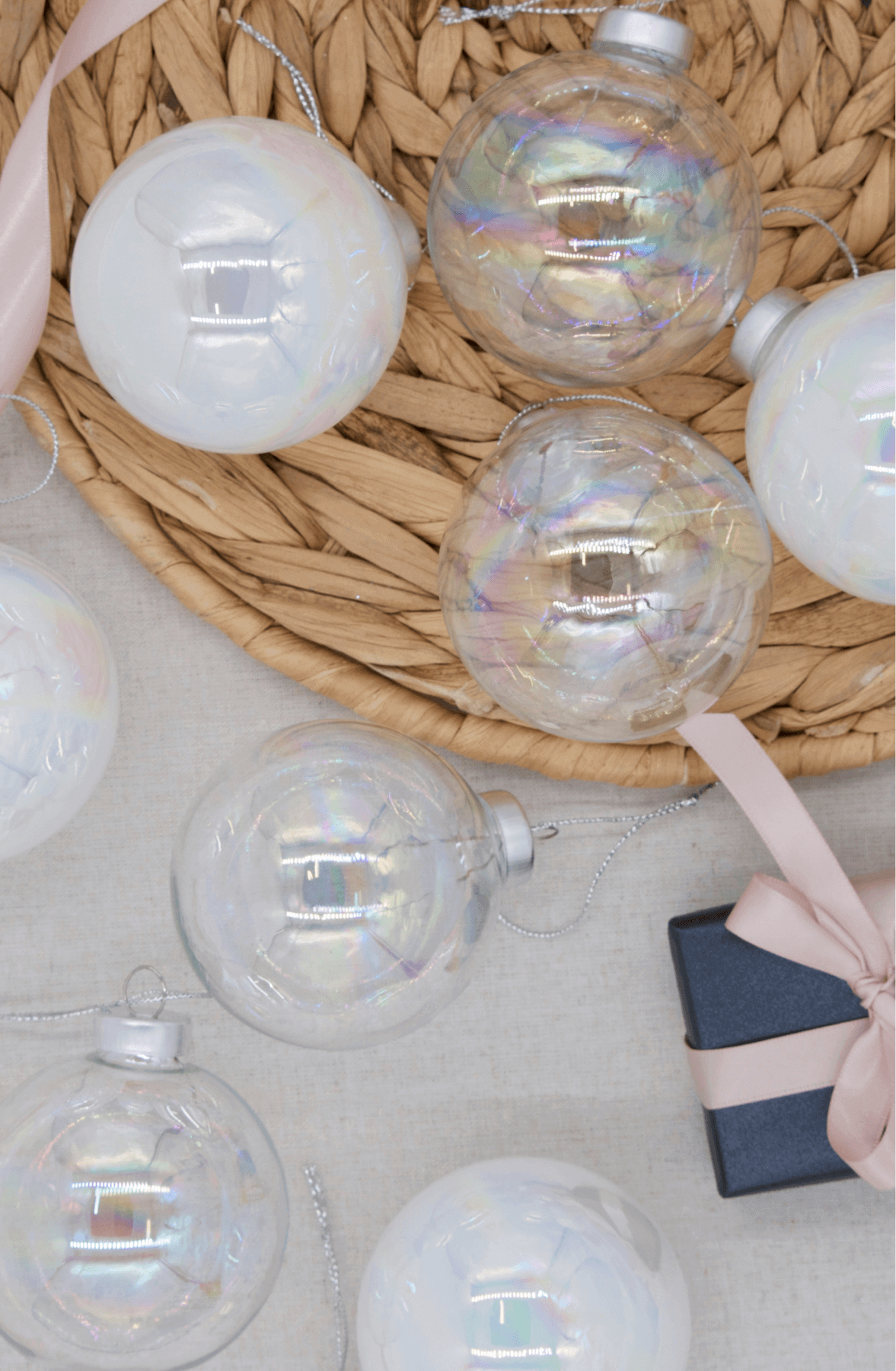Bubbles Glass Ornament Set (8 Pack)