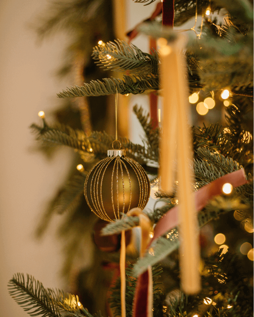 King of Christmas Christmas - Christmas Chic 15 Piece Glass Ornament Set (Forest-Brown, Gold)