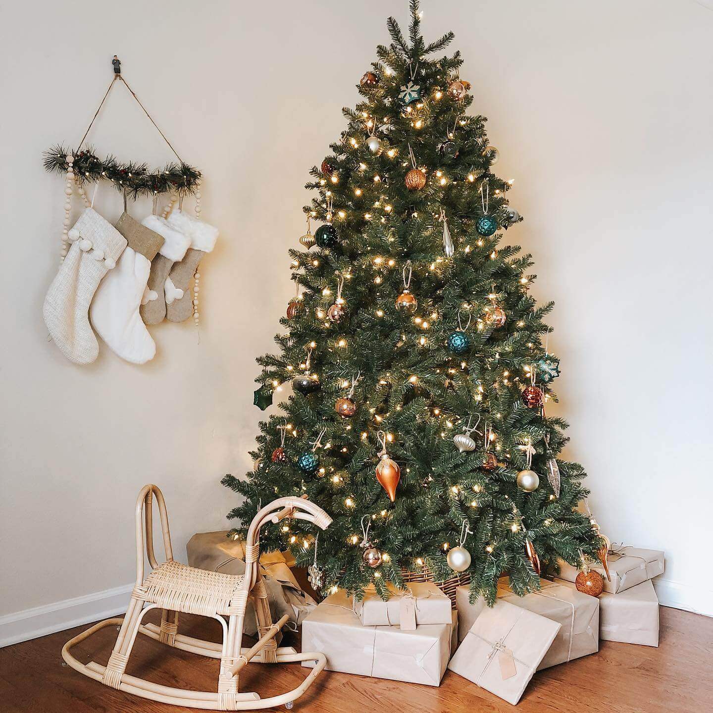 8' Hancock Spruce Artificial Christmas Tree 550 Warm White LED Lights