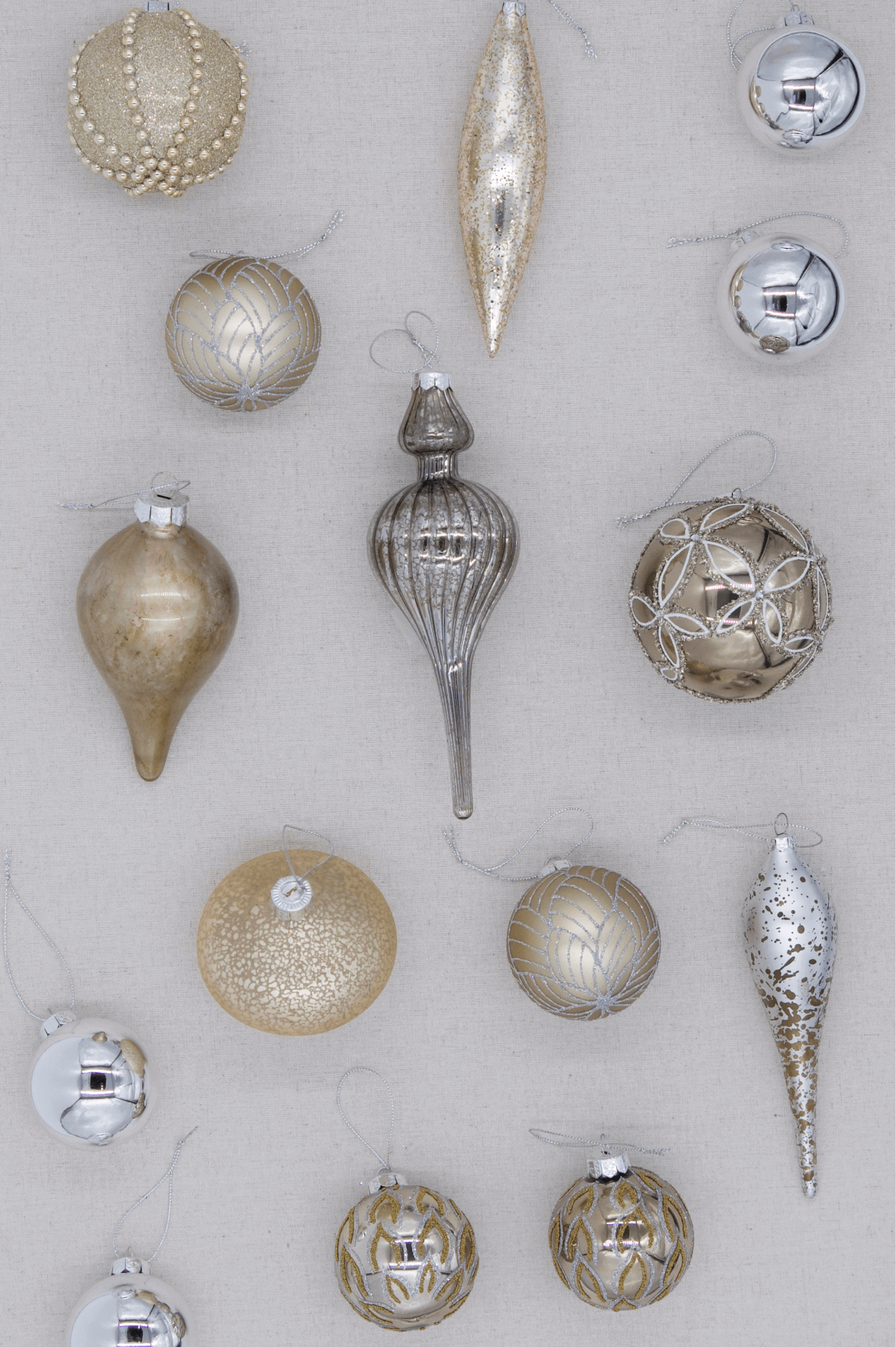 King of Christmas Mixed Metals 15-Piece Glass Ornament Set (Silver-Gold)