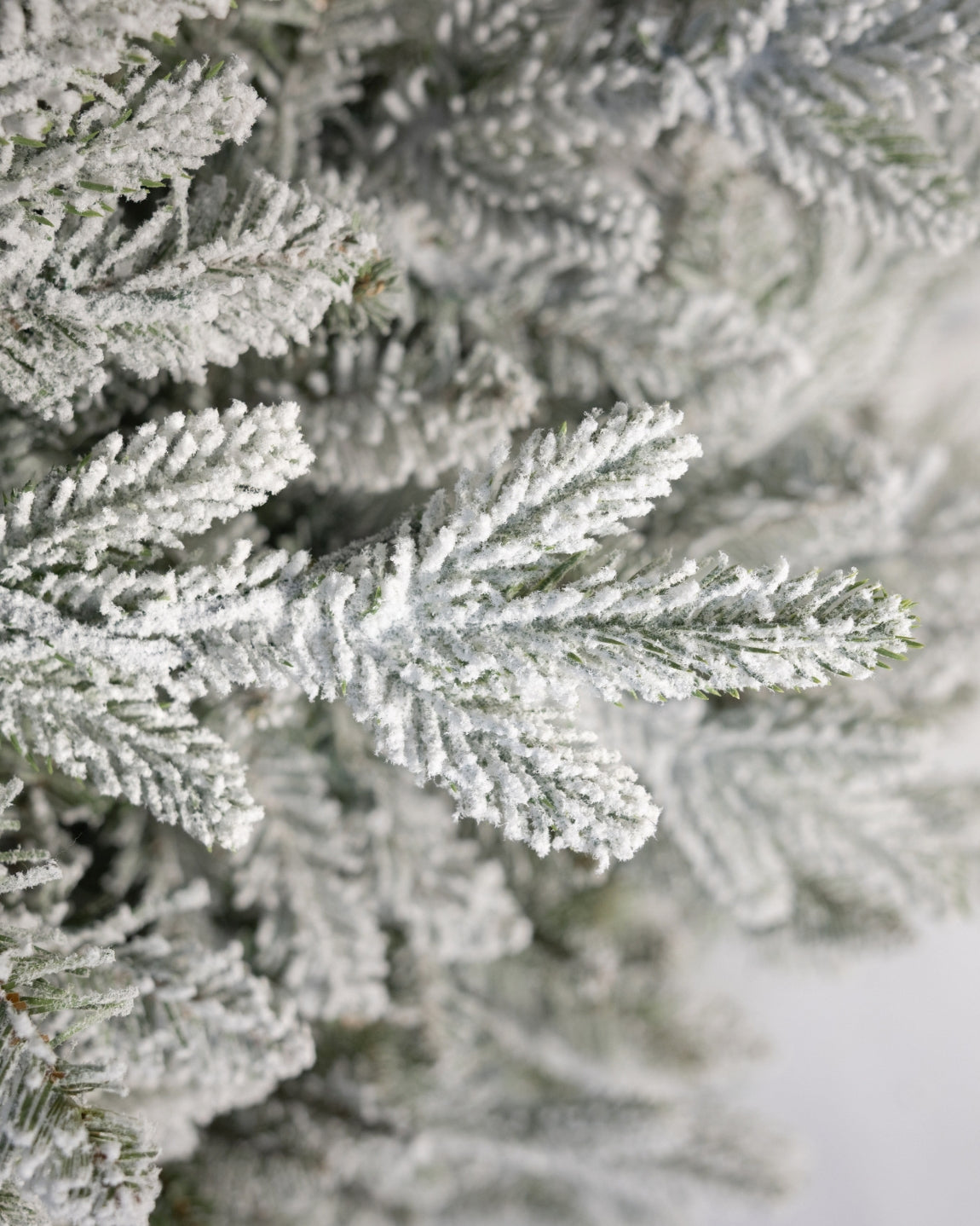 7.5' Queen Flock® Artificial Christmas Tree with 800 Warm White LED Lights