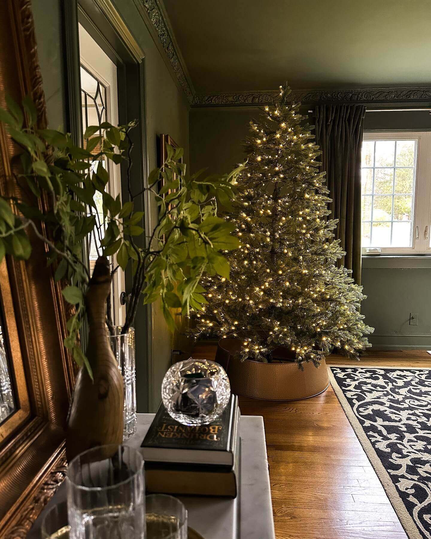 King of Christmas 9' Rushmore Fir Quick-Shape Artificial Christmas Tree 1000 Warm White Led Lights