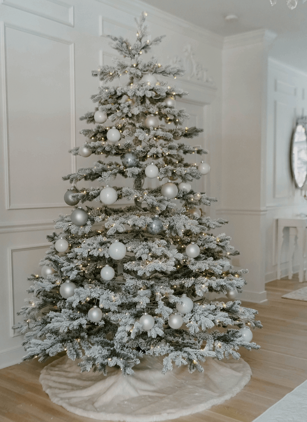King of Christmas 7.5' Rushmore Flock Quick-Shape Tree 750 Warm White Led Lights