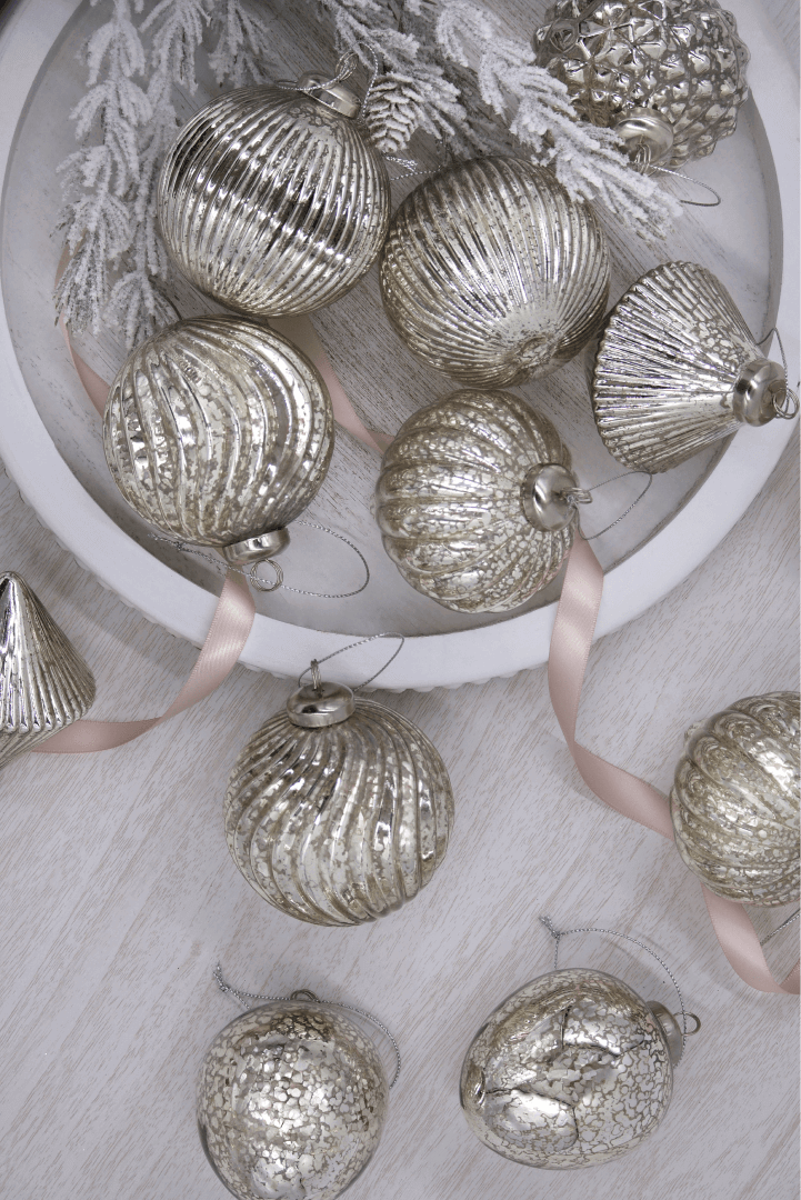 King of Chrismtas Silver Accents Glass Ornament Set (12 Pack)