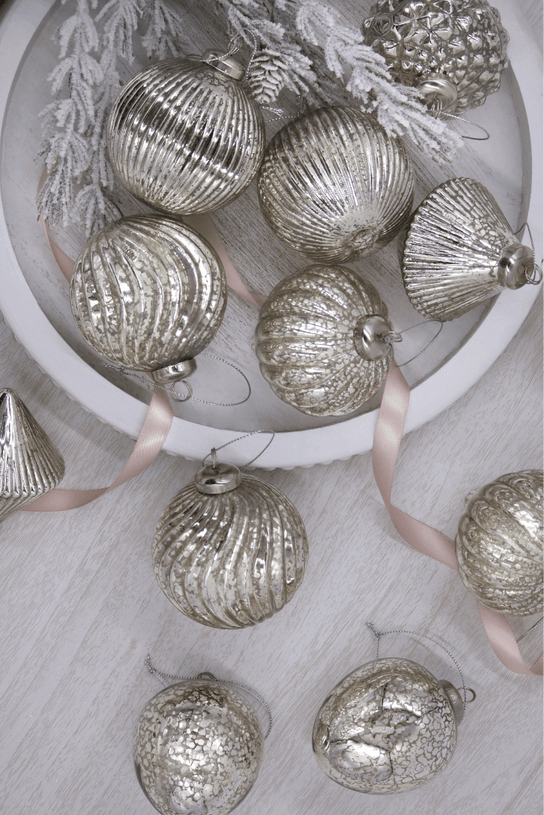 King of Chrismtas Silver Accents Glass Ornament Set (12 Pack)