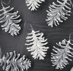 King of Christmas Silver Dipped Pine Cones (8 Pack)