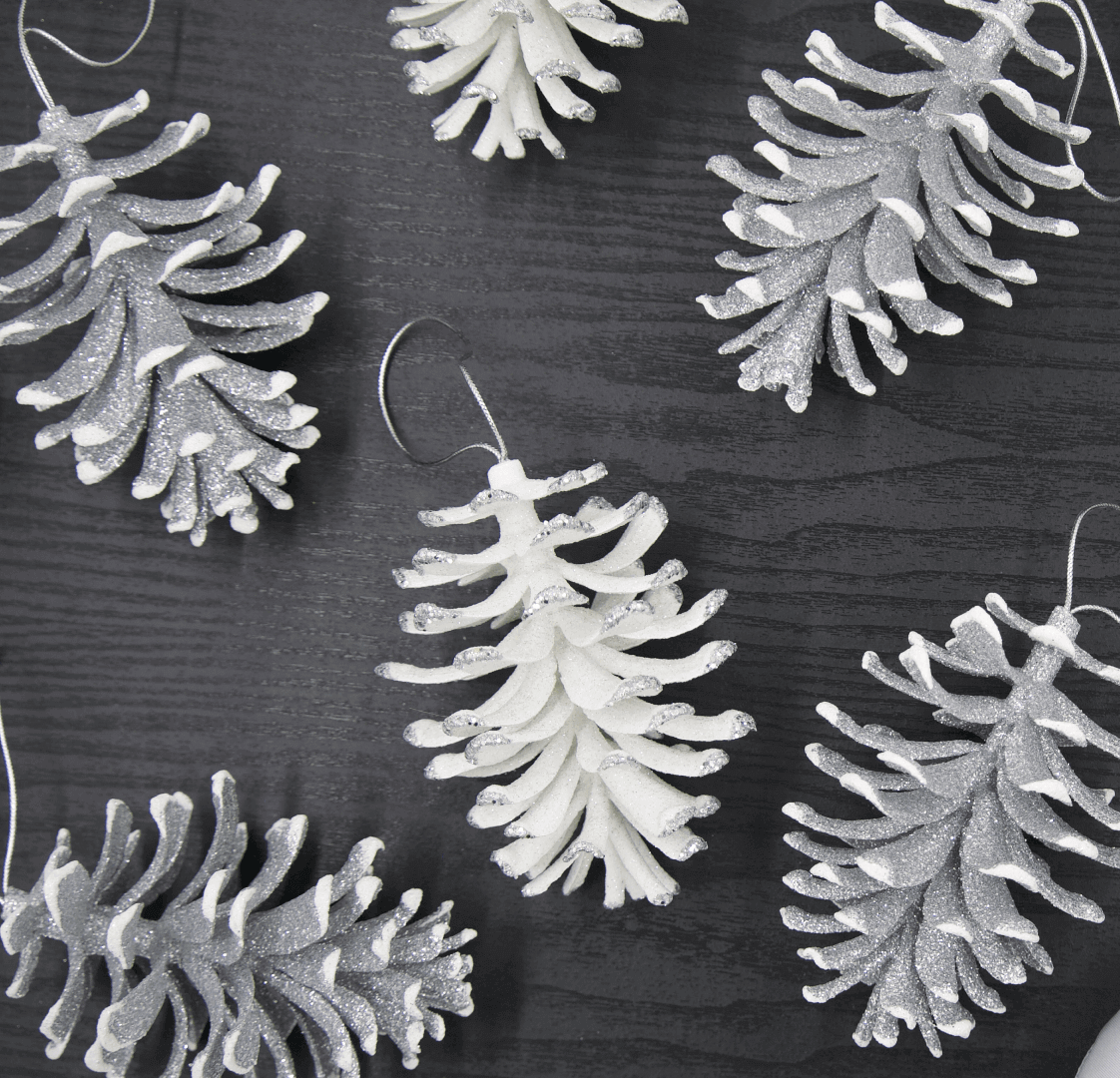 King of Christmas Silver Dipped Pine Cones (8 Pack)