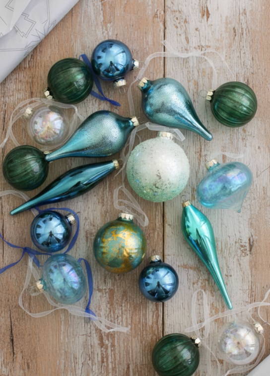 Snowflake 15-Piece Glass Ornament Set (Blue) Limited Edition