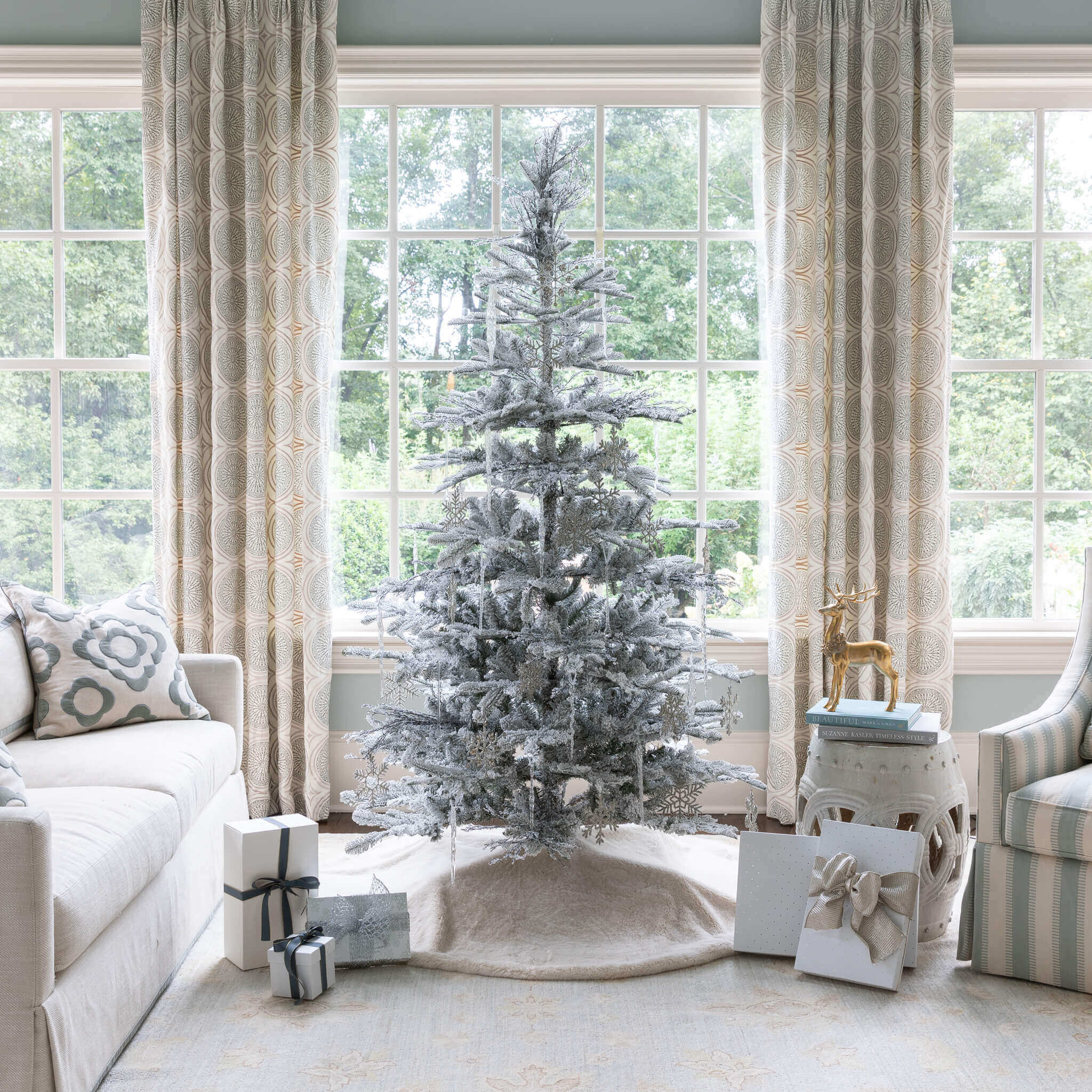 King of Christmas Glass Icicle Ornaments (12 Pack)