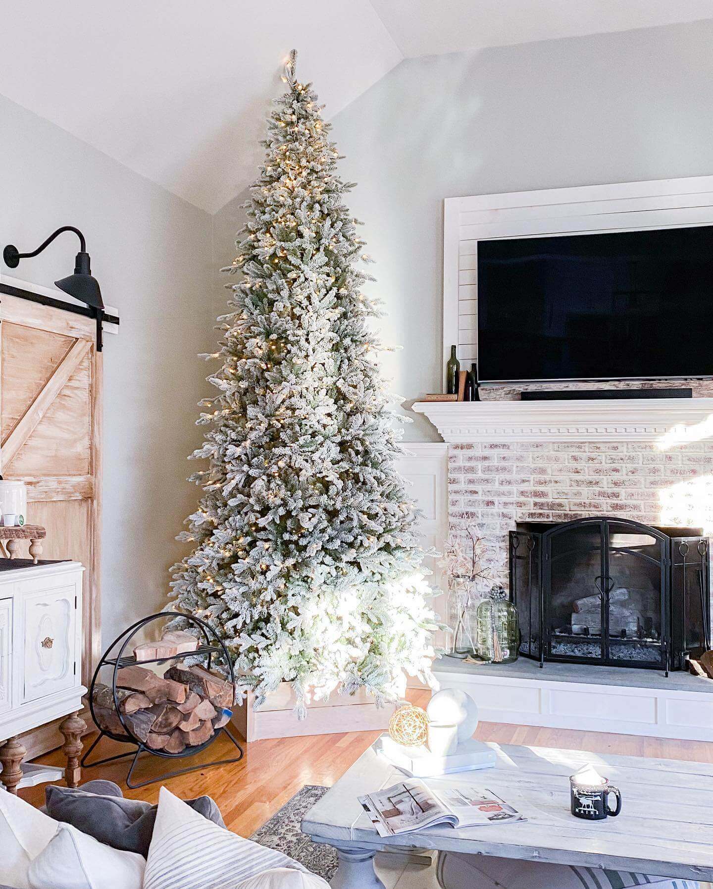 King of Christmas 6.5' Queen Flock® Slim Artificial Christmas Tree With 500 Warm White LED Lights