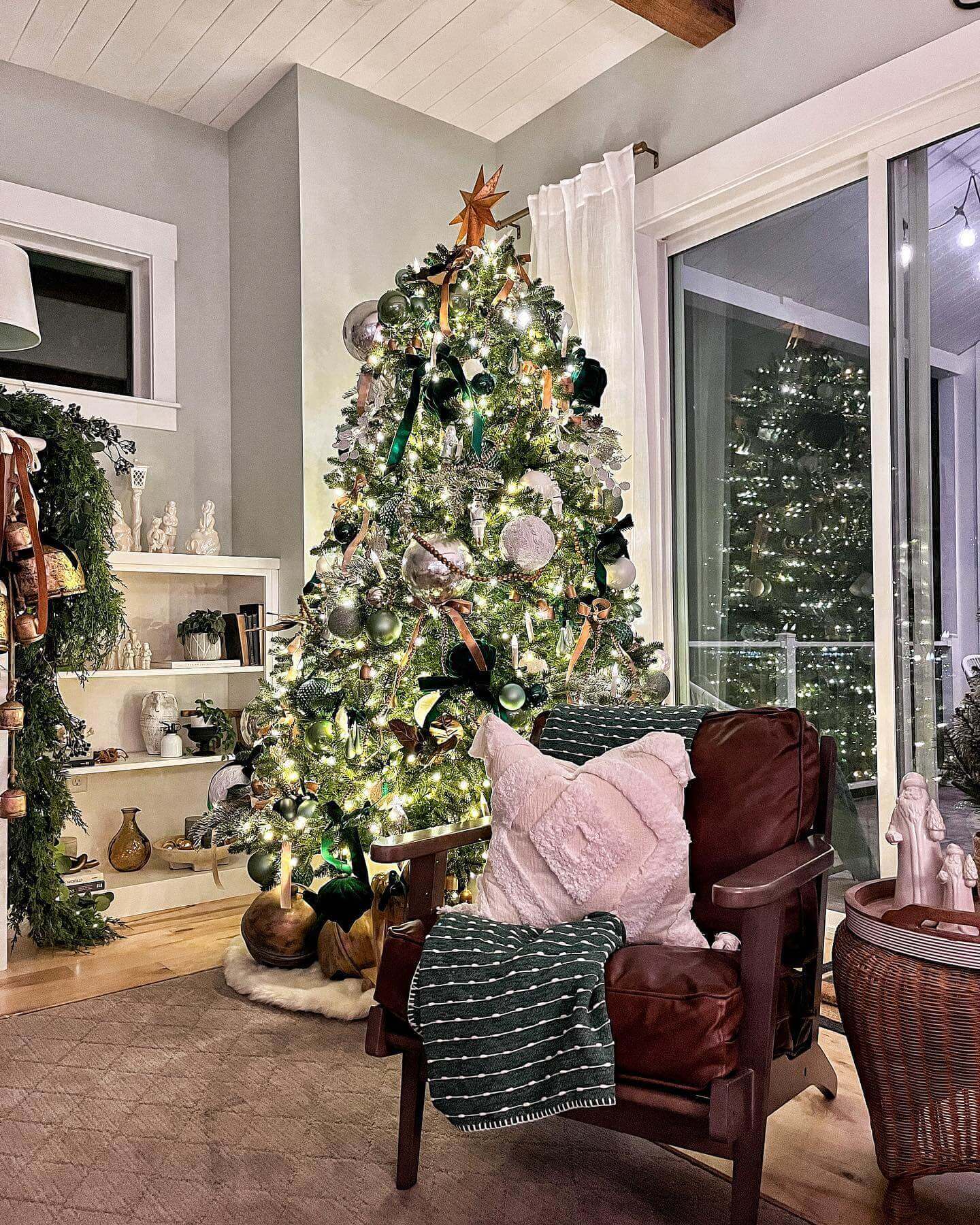 King of Christmas 7.5' Aspen Fir Quick-Shape Tree with 1400 Warm White & Multi-Color LED Lights