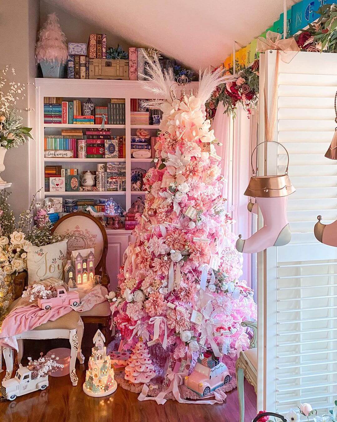 King of Christmas 6.5' Duchess Pink Flock Artificial Christmas Tree with 500 Warm White LED Lights