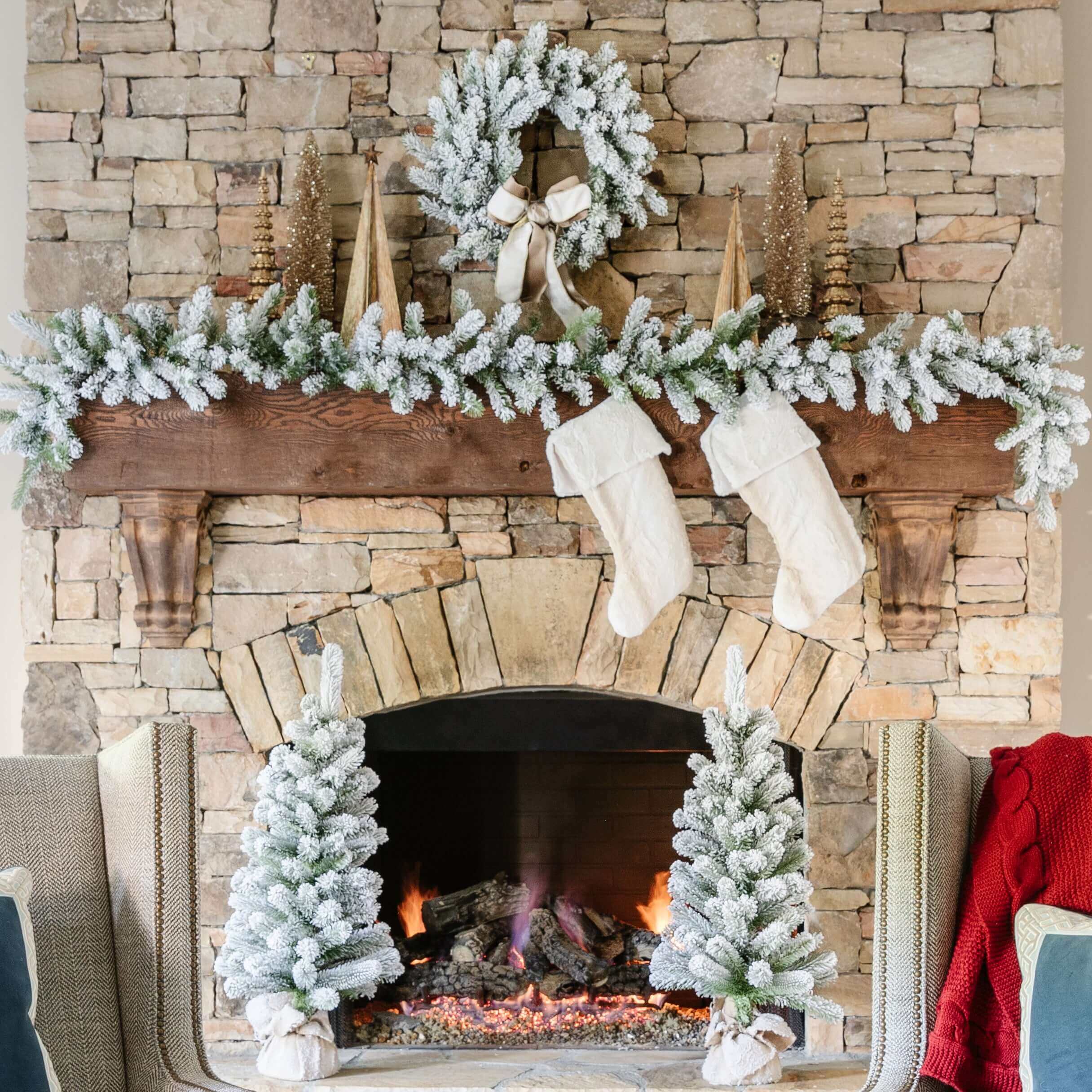 King of Christmas (OPEN BOX) King Flock® Collection 4-Piece Set with Warm White LED Lights (Plug or Battery Operated) FINAL SALE
