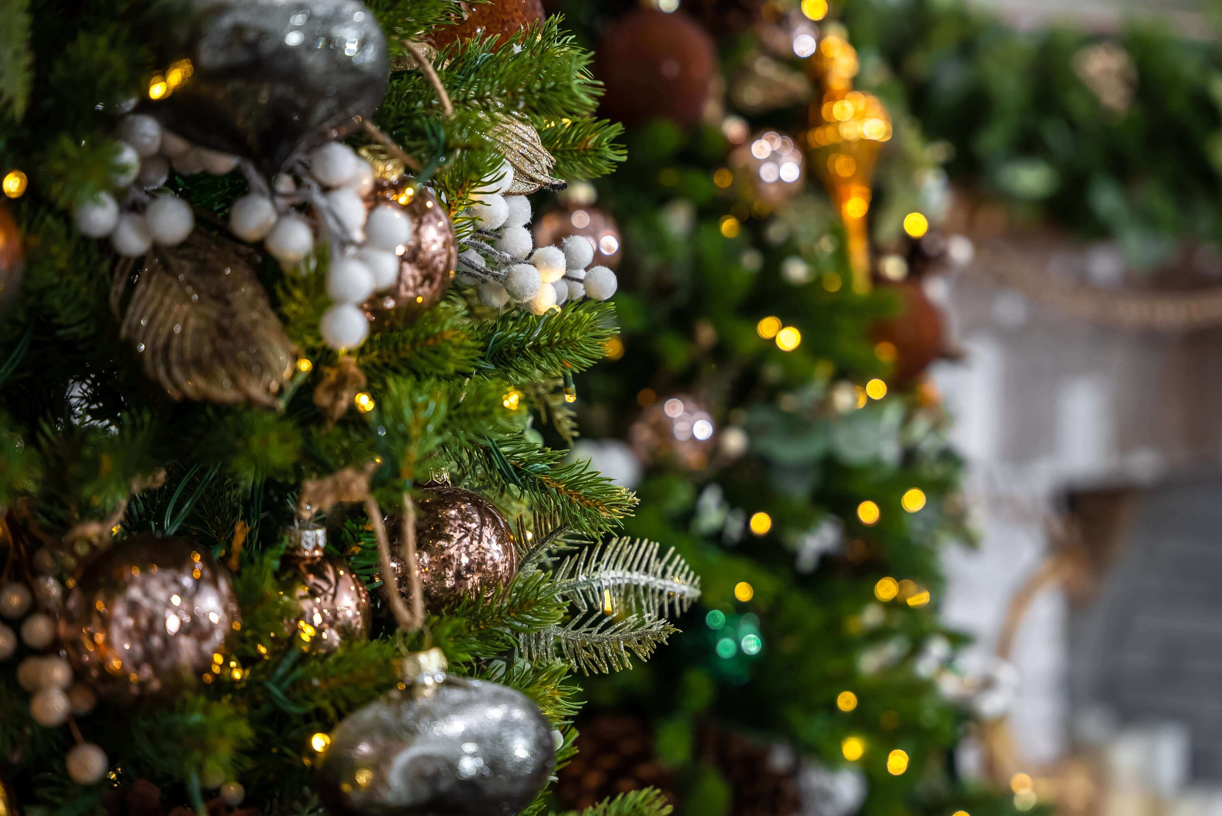 9' King Fraser Fir Slim Quick-Shape Artificial Christmas Tree with 900 Dual Color Warm White & Multi-Color LED Lights