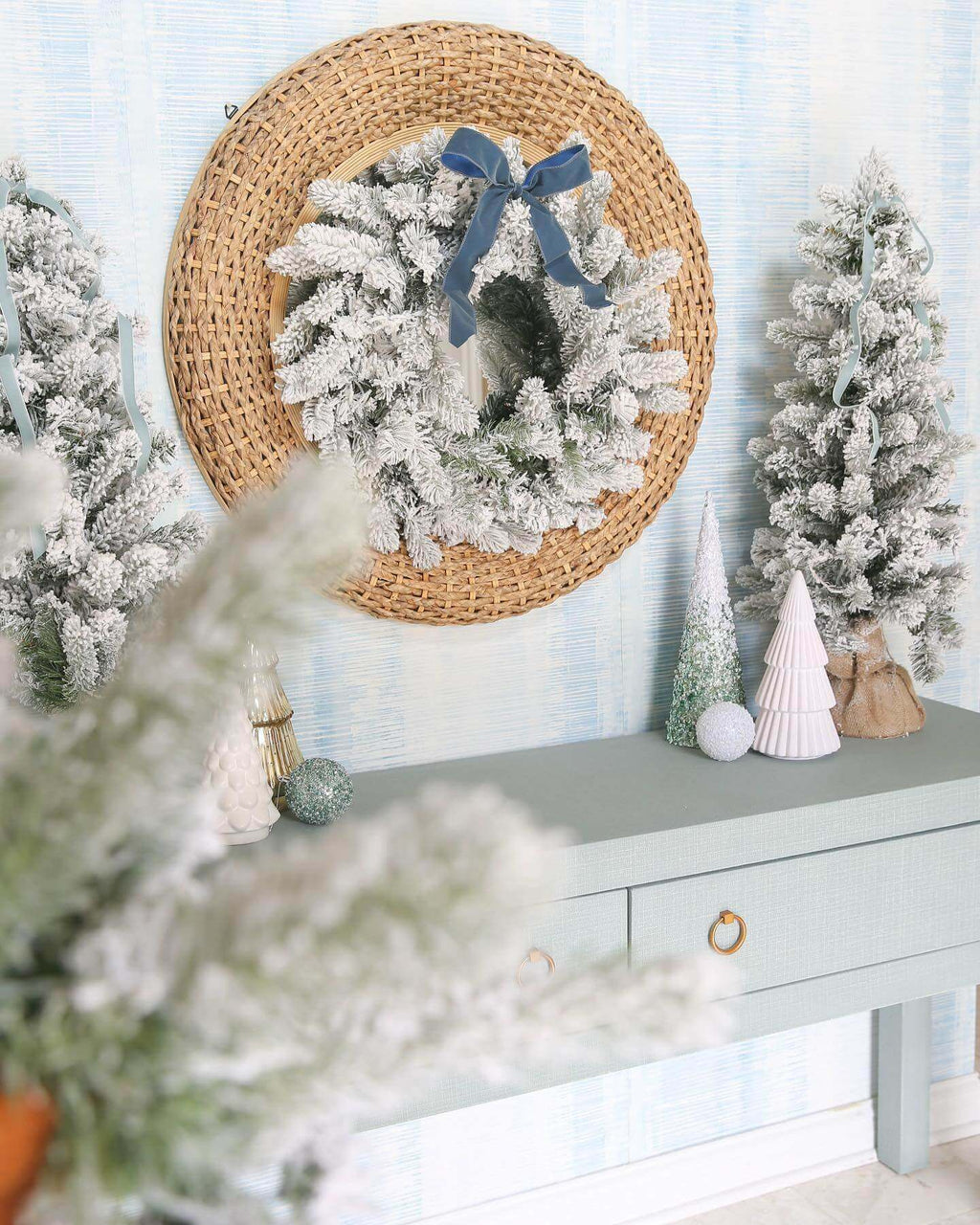 King of Christmas 24" King Flock® Wreath with Warm White LED Lights (Battery Operated)