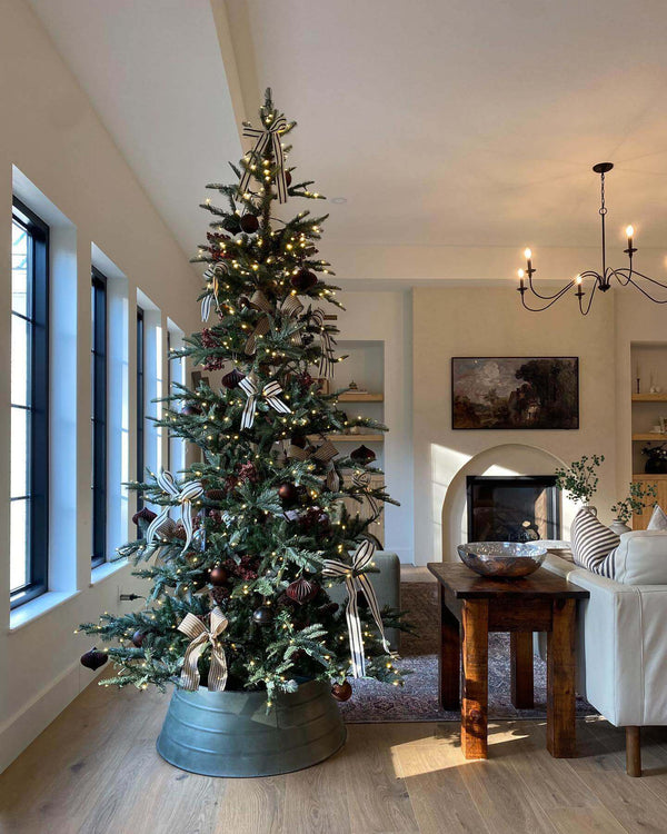 8 Foot King Noble Fir Artificial Christmas Tree 600 LED Lights