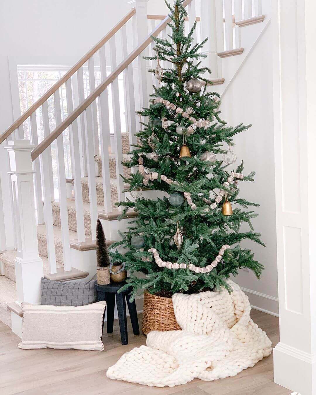 King of Christmas (OPEN BOX) 9' KING NOBLE FIR ARTIFICIAL TREE WITH 700 WARM WHITE LED LIGHTS, FINAL SALE