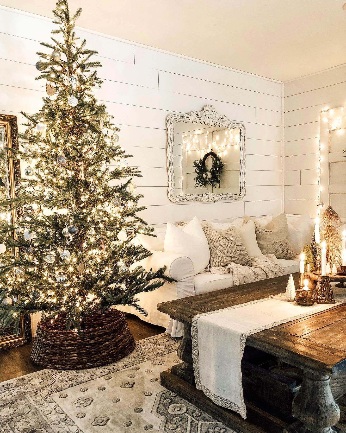 King of Christmas (OPEN BOX) 9' KING NOBLE FIR ARTIFICIAL TREE WITH 700 WARM WHITE LED LIGHTS, FINAL SALE