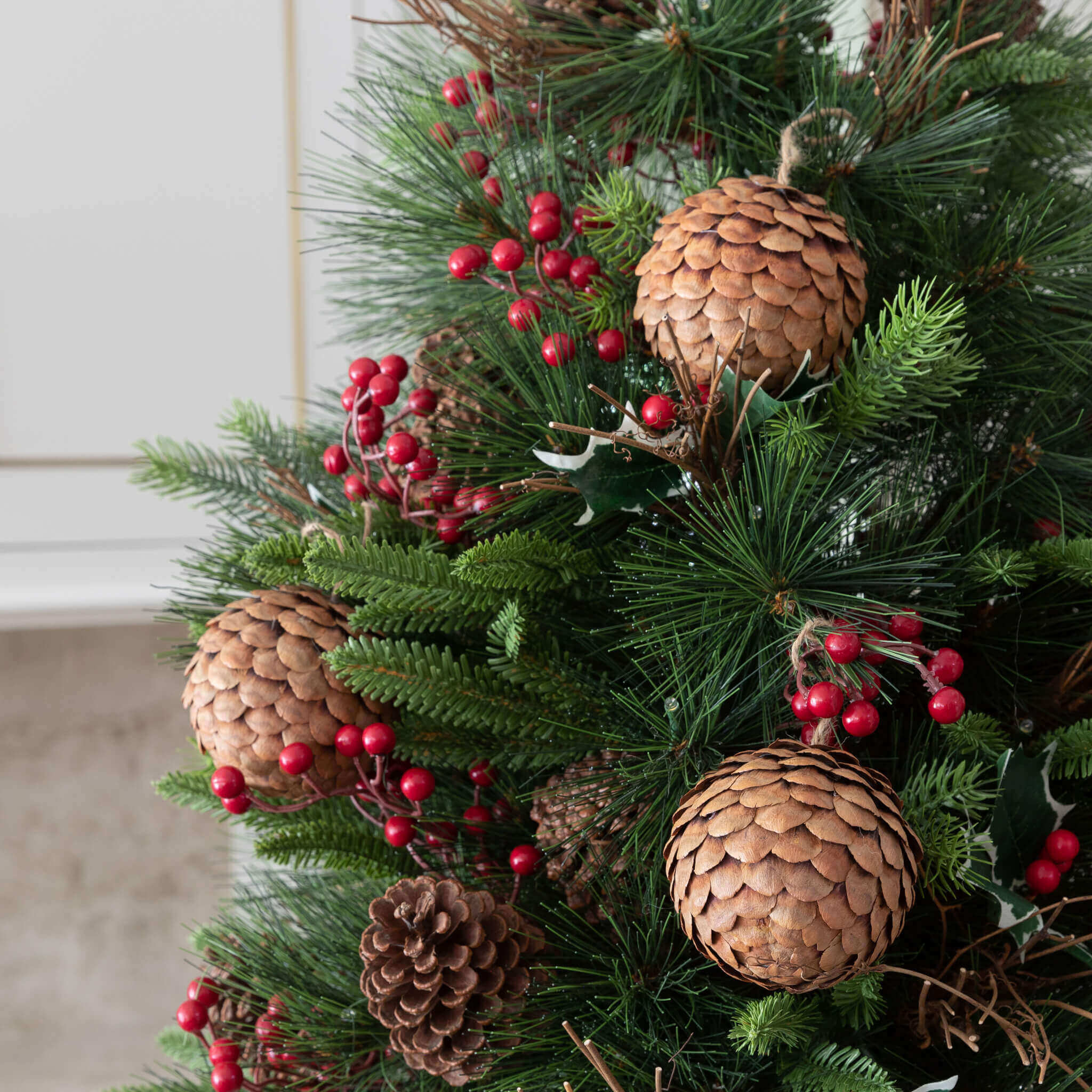 King of Christmas Pine Cone Ornaments (4 Pack) 