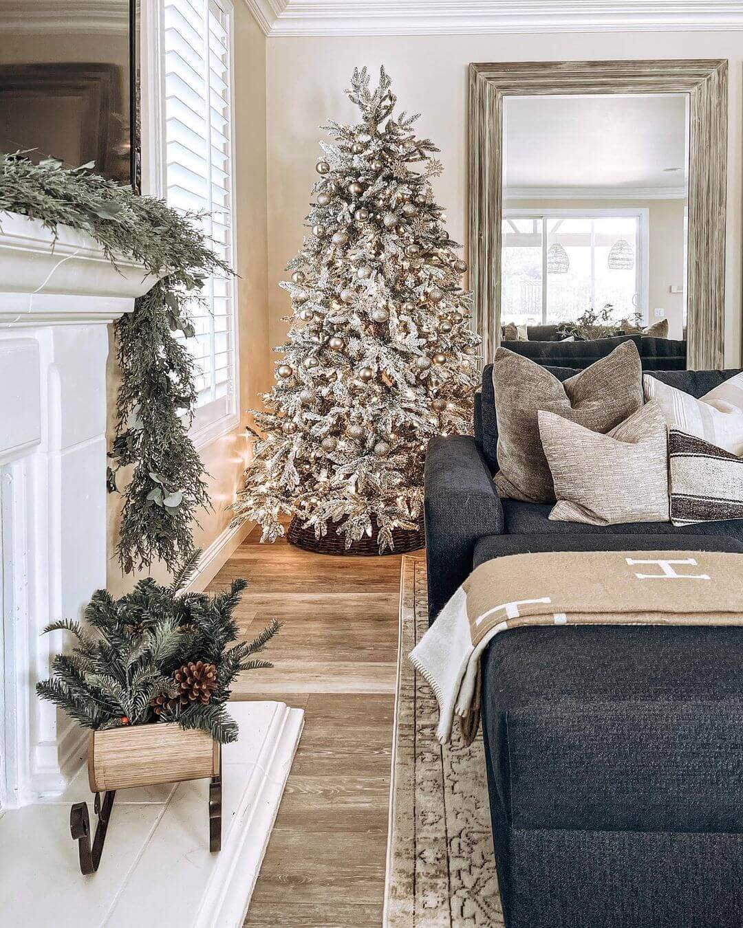 King of Christmas 7.5' Queen Flock® Artificial Christmas Tree with 800 Warm White LED Lights