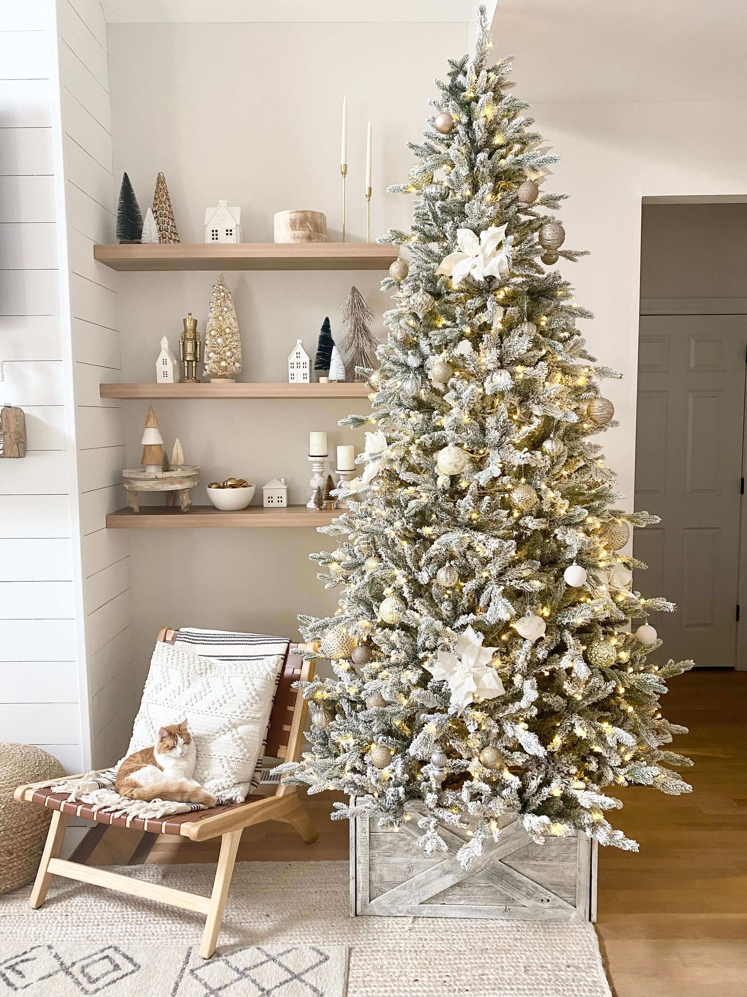 King of Christmas 6.5' Queen Flock® Slim Artificial Christmas Tree With 500 Warm White LED Lights