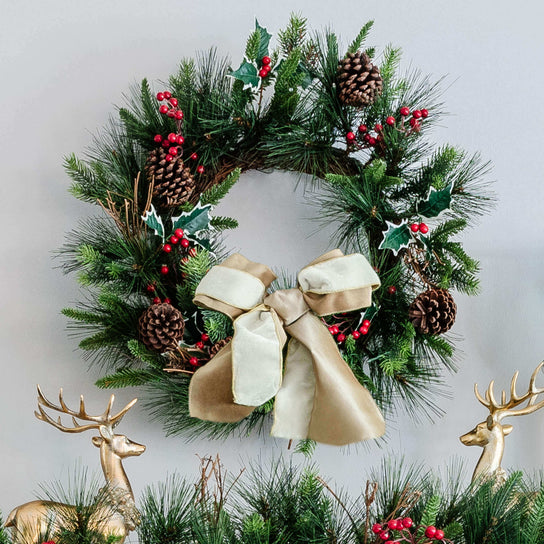 King of Christmas 24" Redwood Wreath with 50 Warm White Led Lights (Battery Operated)