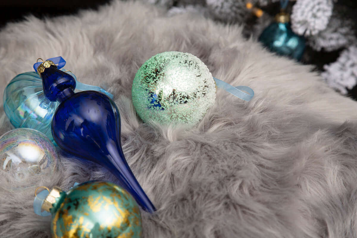 King of Christmas Snowflake 30-Piece Glass Ornament Set (Blue) Limited Edition