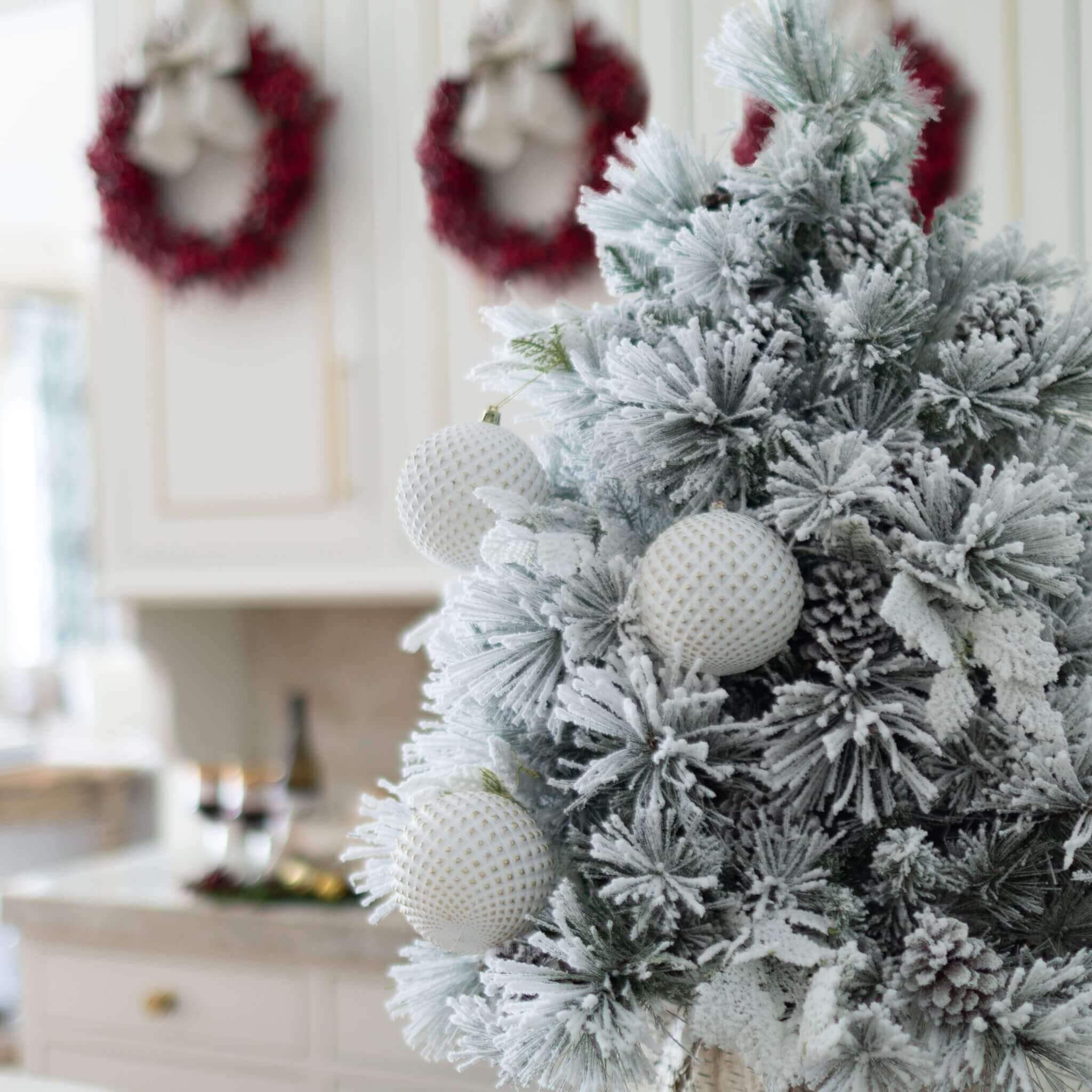 King of Christmas White Diamond Glass Ornaments (4 Pack)