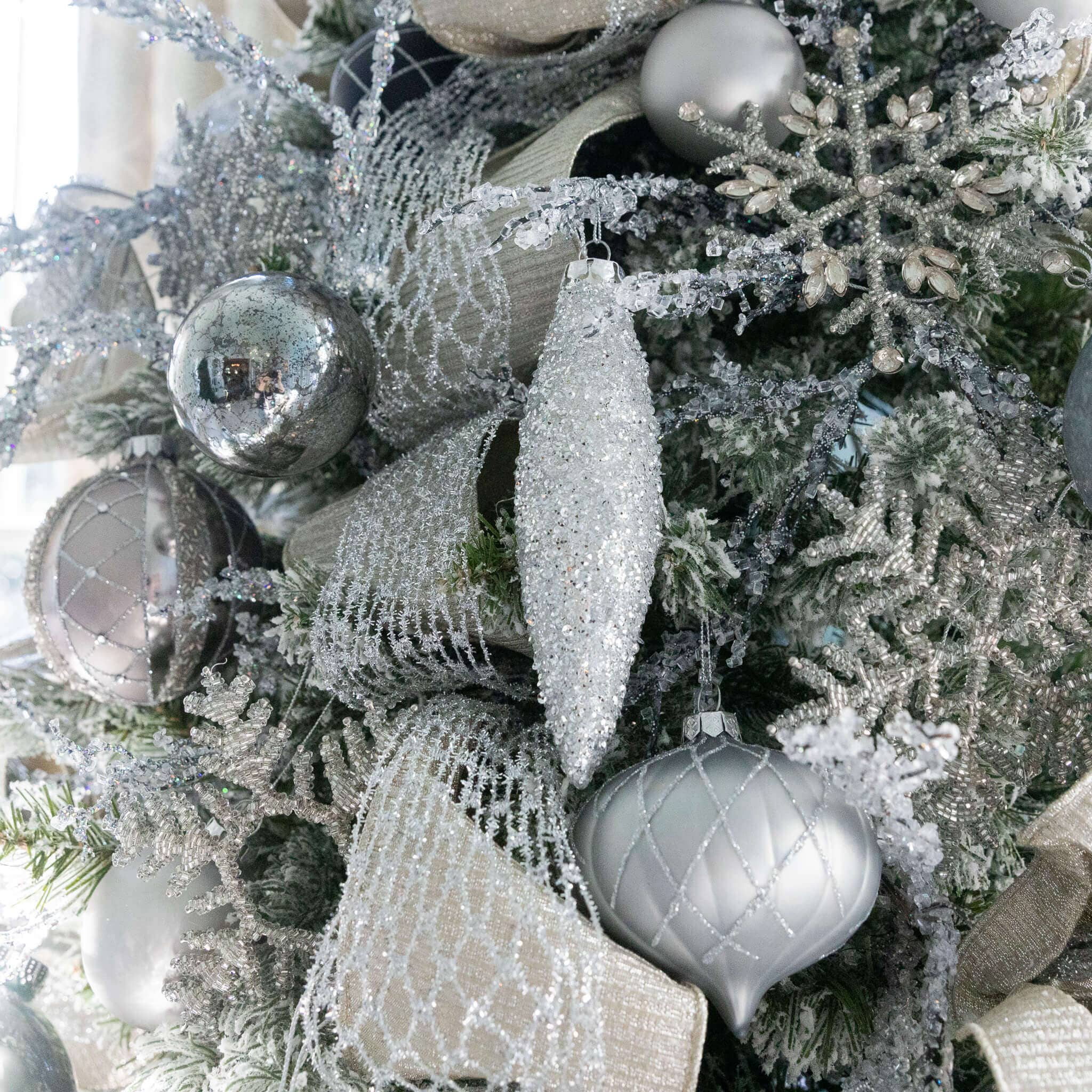 King of Christmas Winter Wonderland 15 Piece Glass Ornament Set (Blue and Gray)
