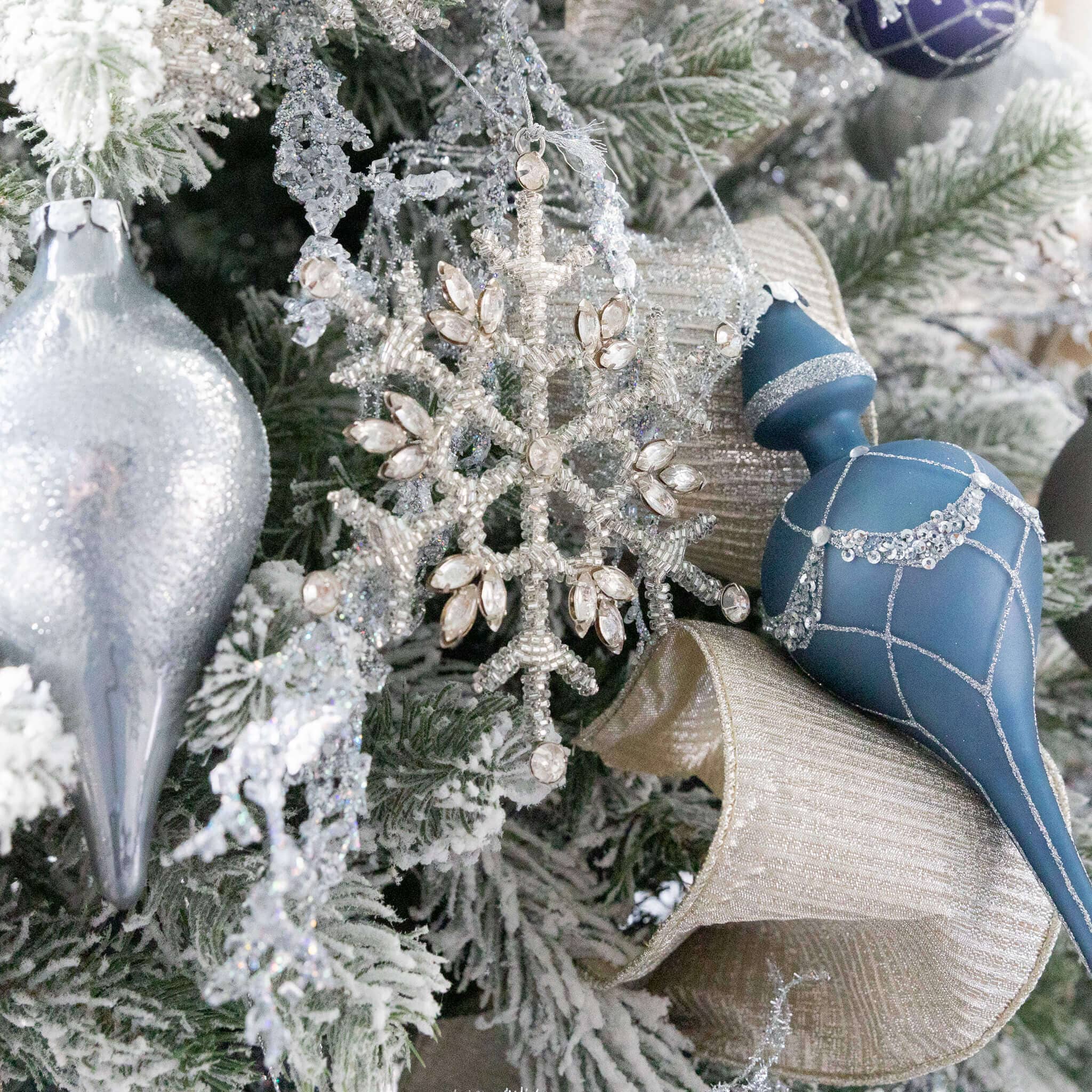 King of Christmas Winter Wonderland 15 Piece Glass Ornament Set (Blue and Gray)