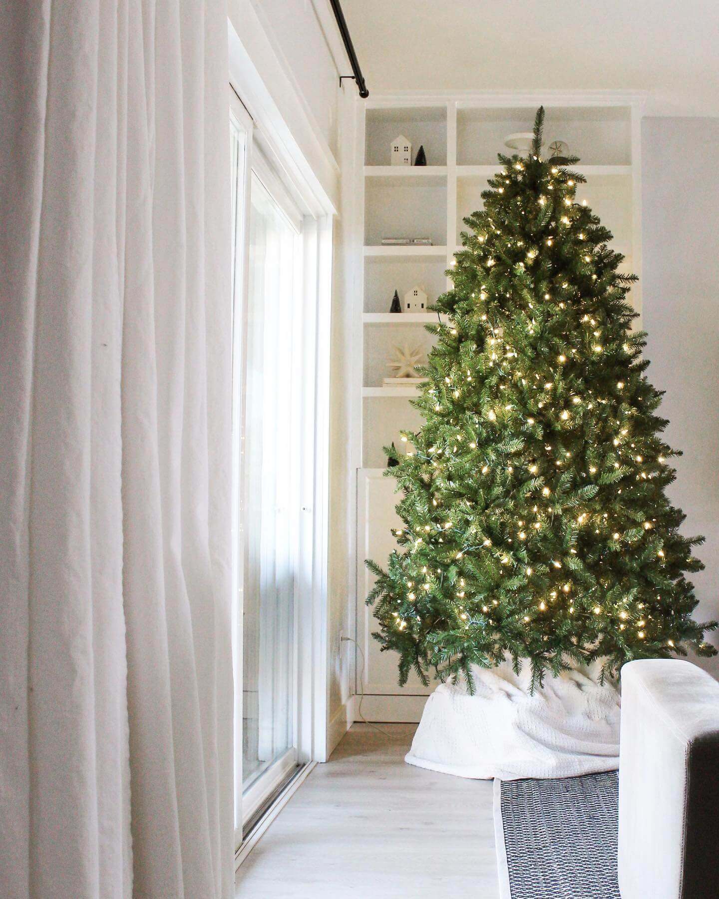 King of Christmas (OPEN BOX) 7.5' Yorkshire Fir Tree with 600 Warm White LED Lights, FINAL SALE