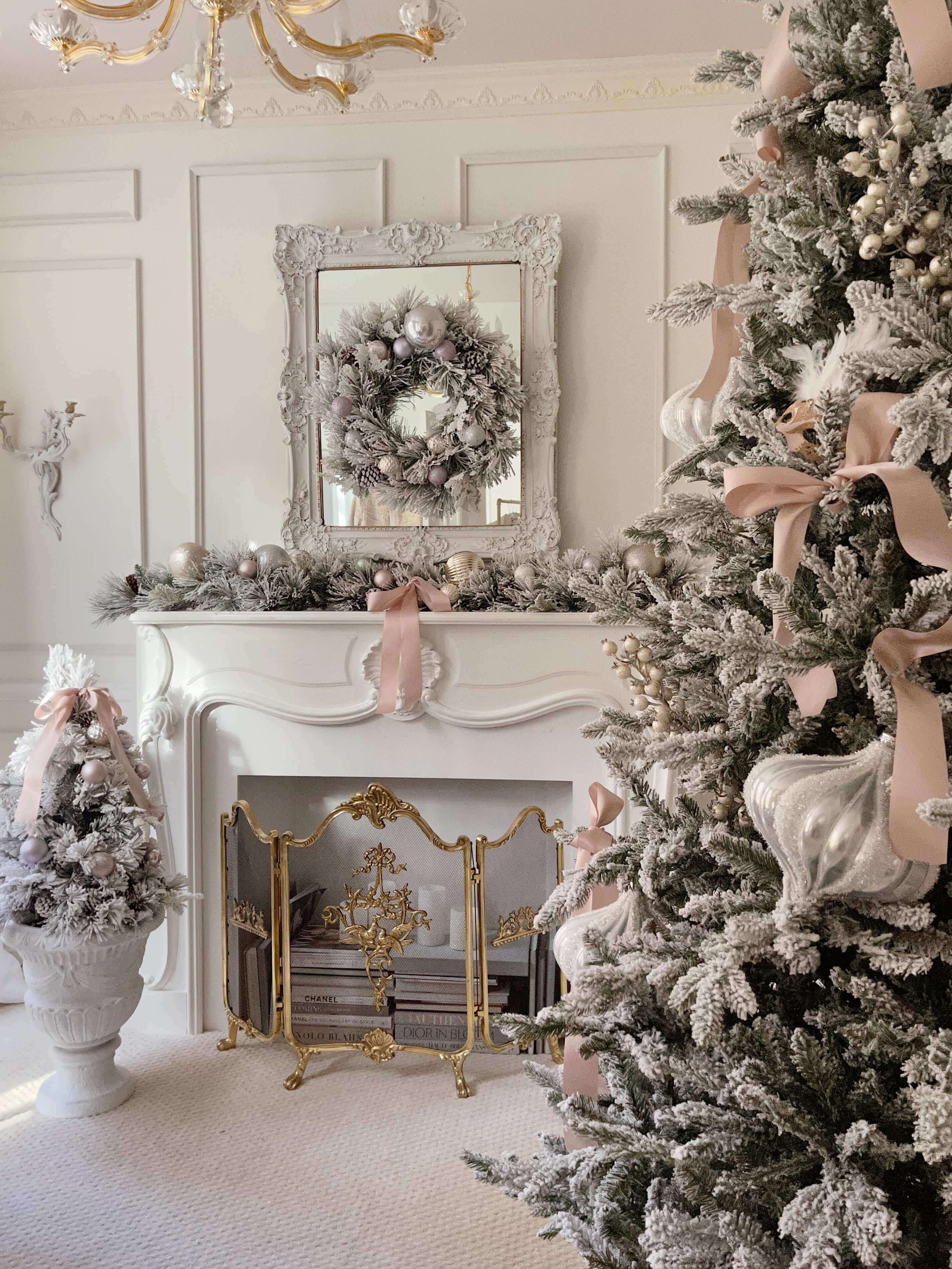 King of Christmas Marquis Flock Collection 4-Piece Set with Warm White LED Lights (Battery Operated)