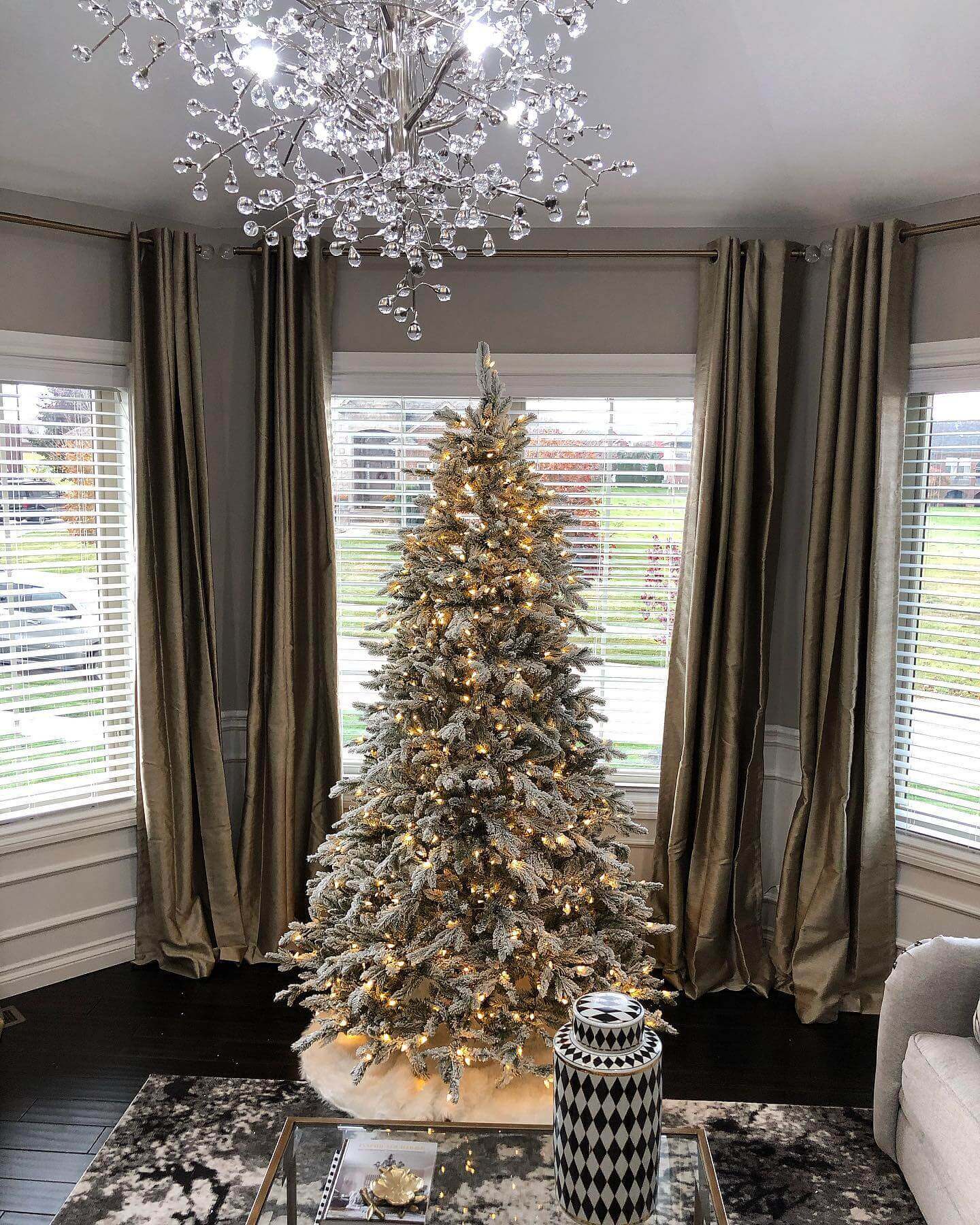 King of Christmas (OPEN BOX) 9' Queen Flock® Artificial Tree Warm White LED Lights. FINAL SALE