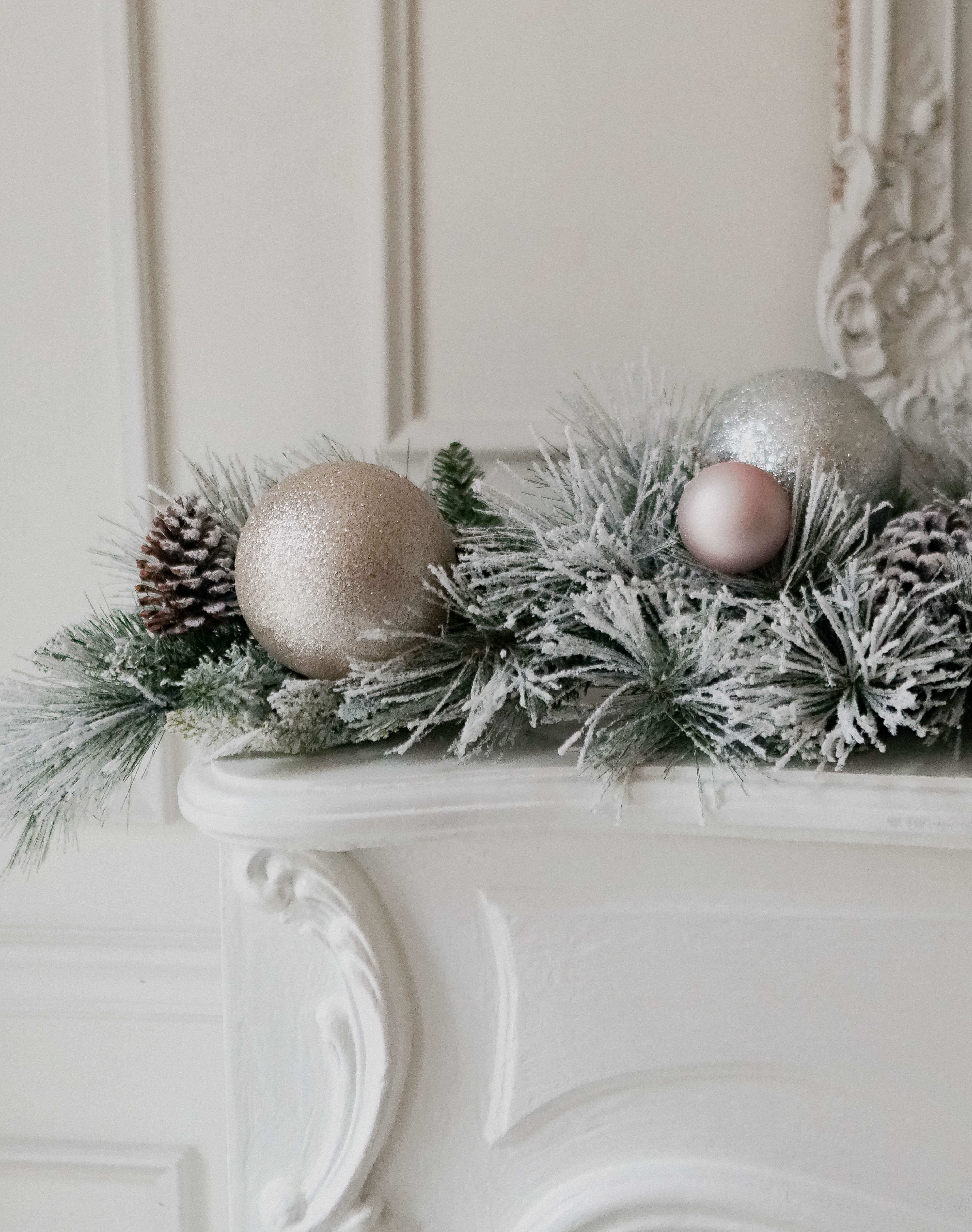 King of Christmas 6' X 12" Marquis Flock Garland with 70 Warm White LED Lights (Battery Operated)